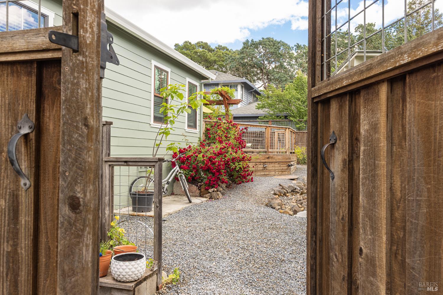 710 E Thomson Avenue