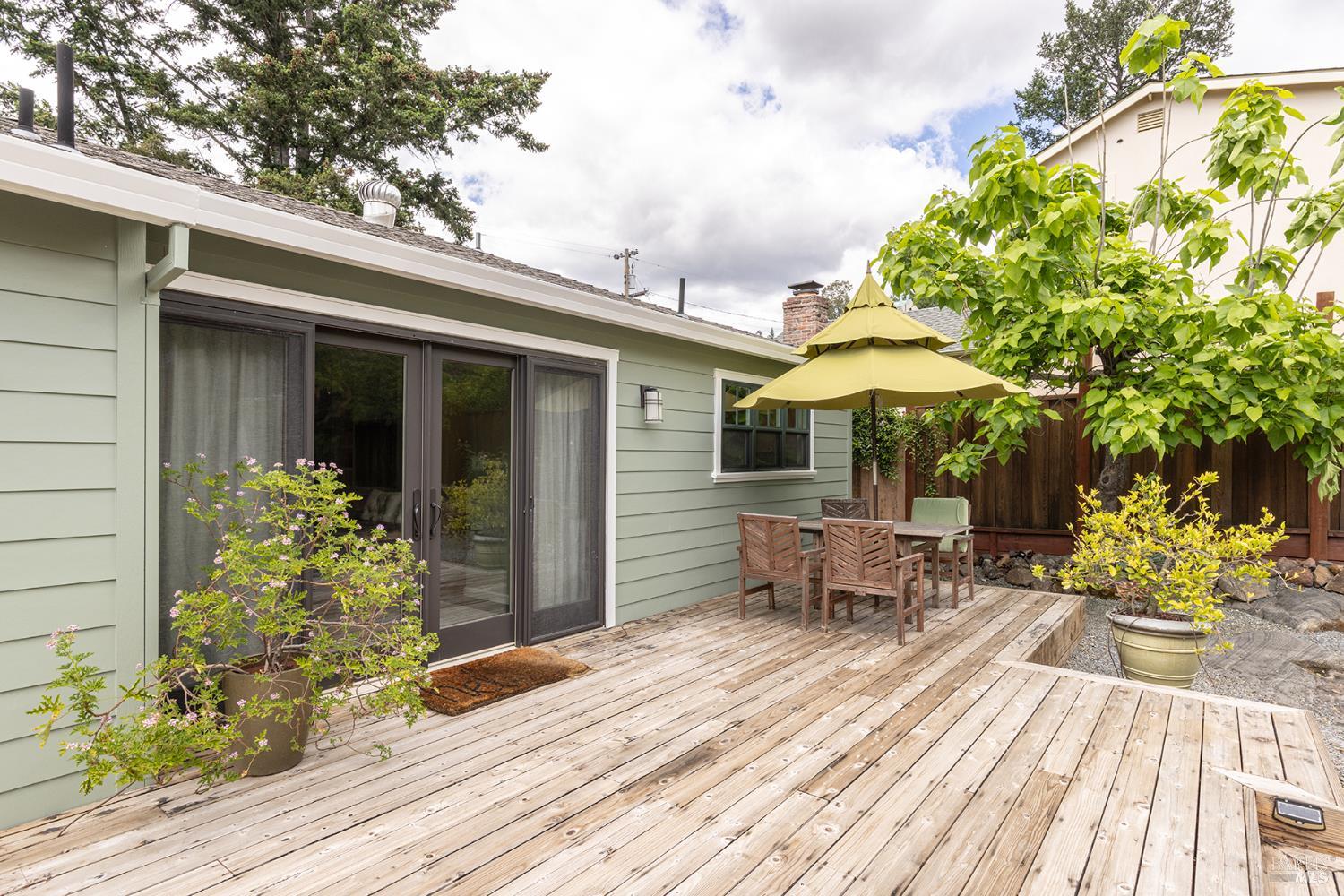 710 E Thomson Avenue