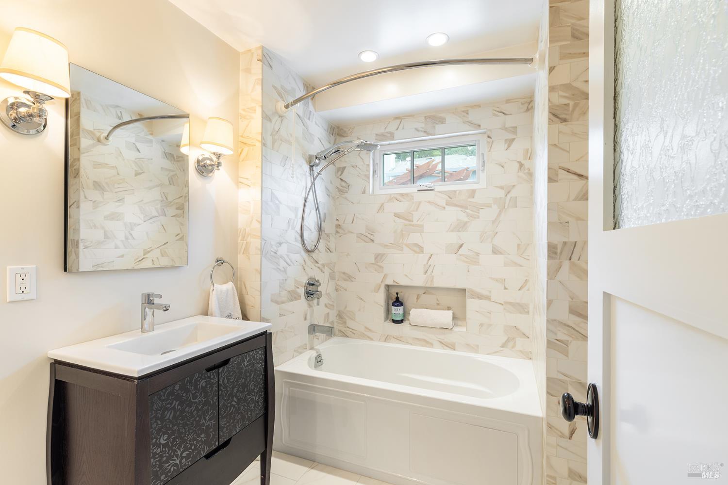 710 E Thomson Avenue