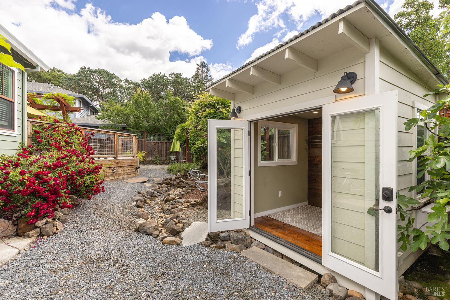 710 E Thomson Avenue