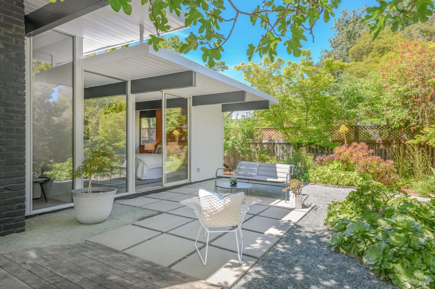 27 Sao Augustine Way