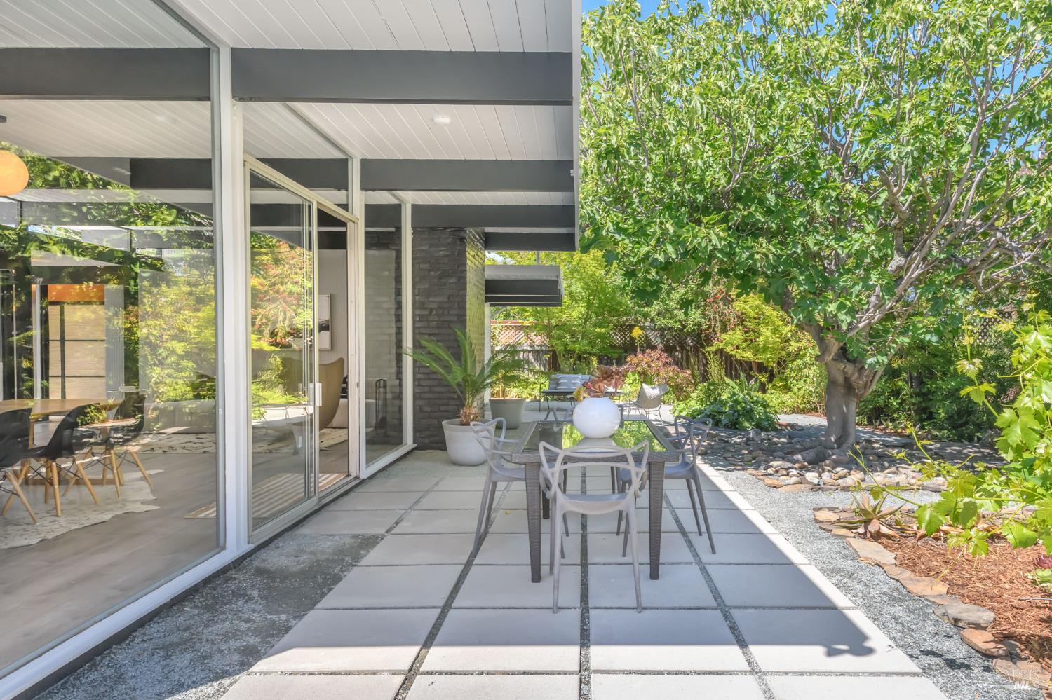 27 Sao Augustine Way