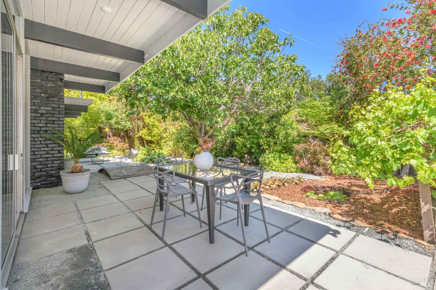 27 Sao Augustine Way