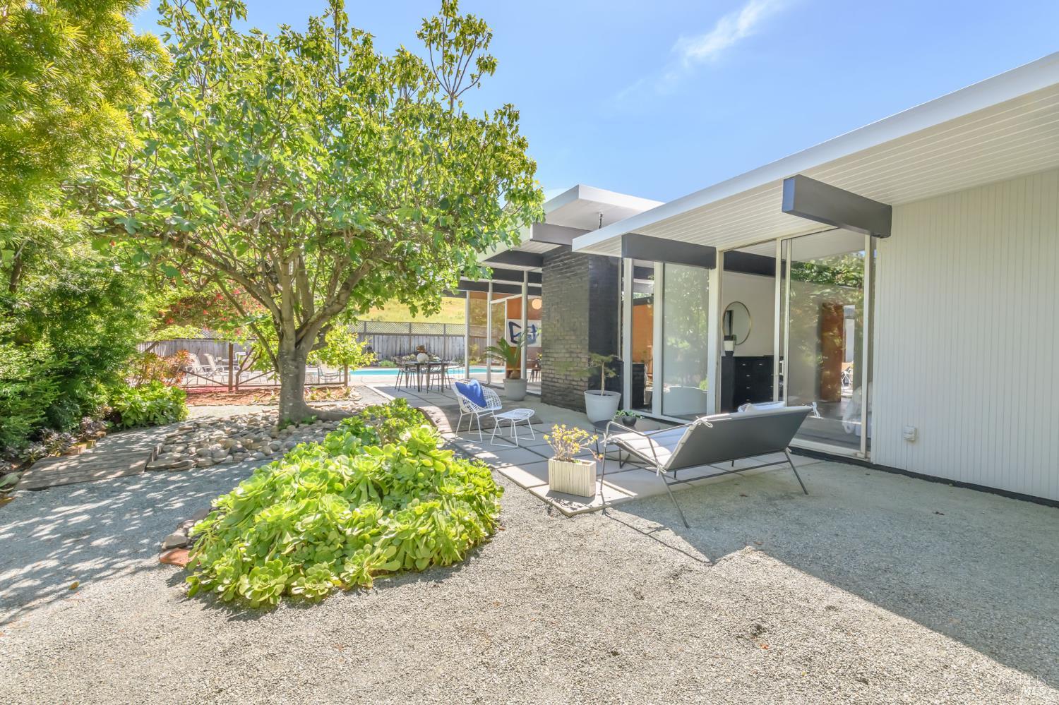 27 Sao Augustine Way