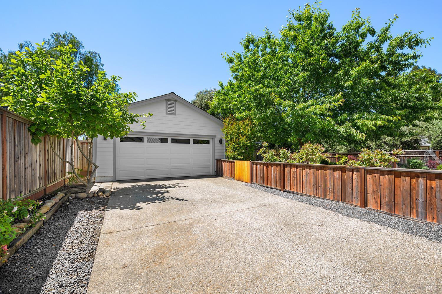 997 Lupine Court