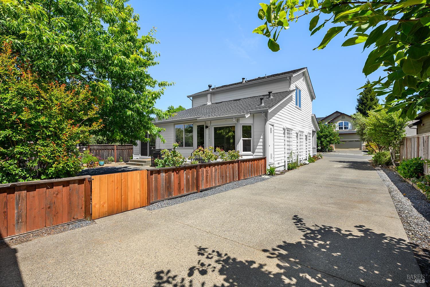 997 Lupine Court