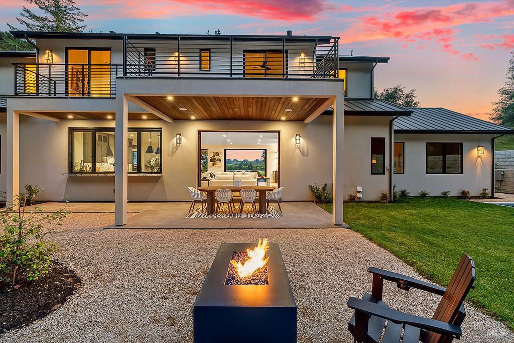 1099 Dry Creek Road