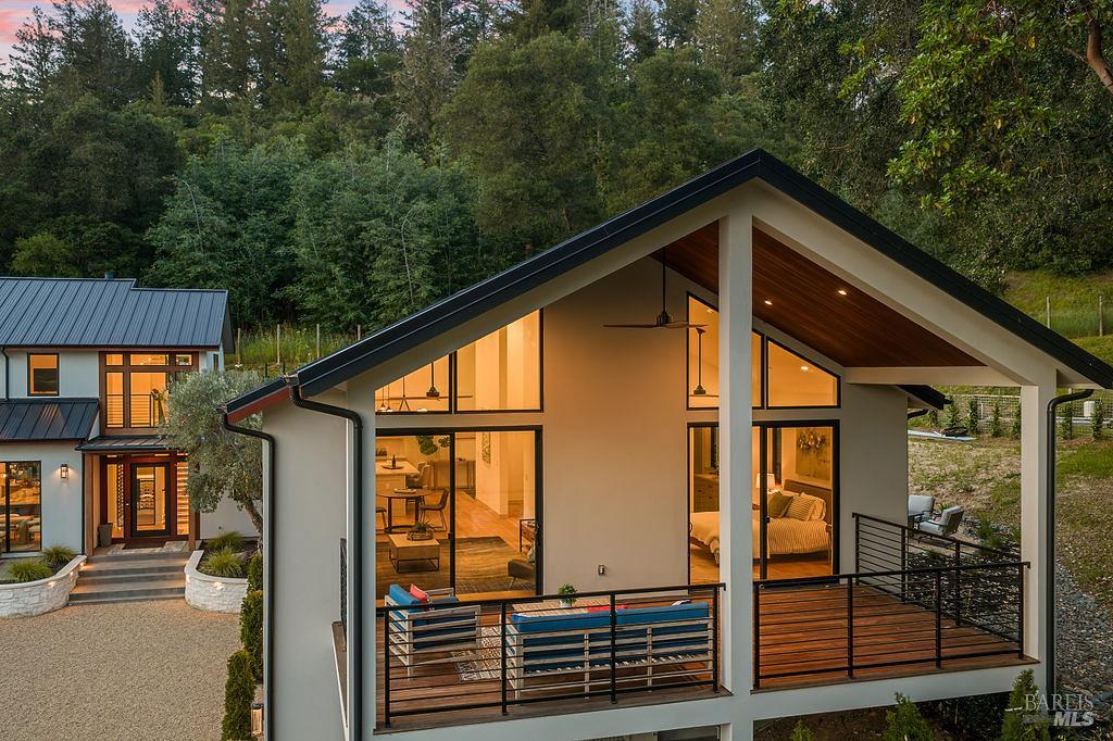 1099 Dry Creek Road