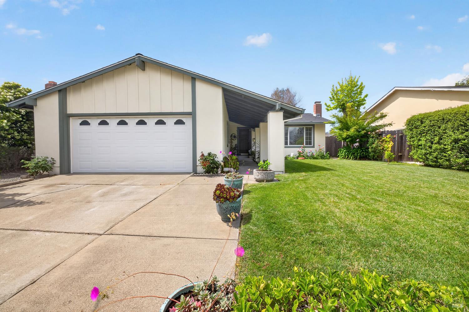 1435 Ivy Lane