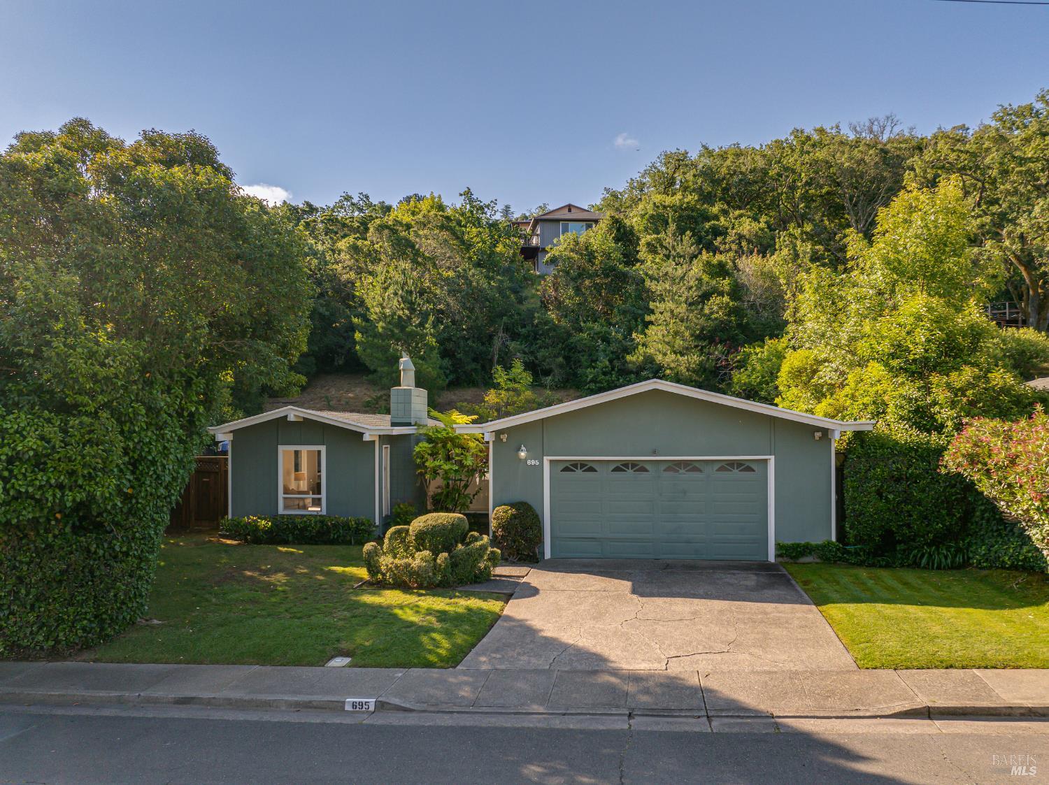695 Sunset Parkway