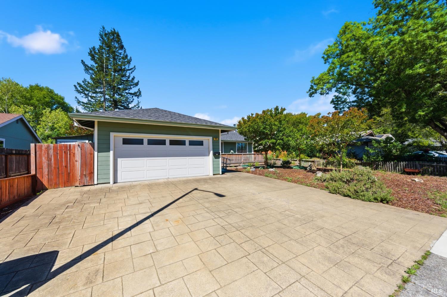 486 Landsdown Circle