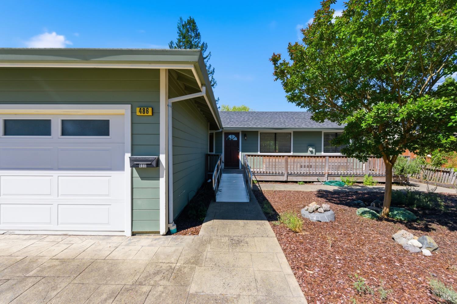 486 Landsdown Circle