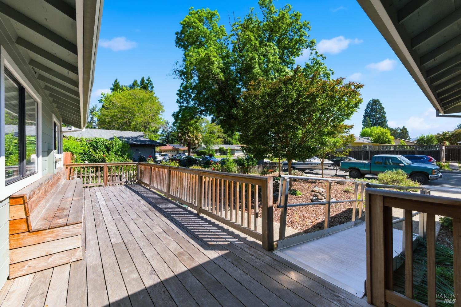 486 Landsdown Circle