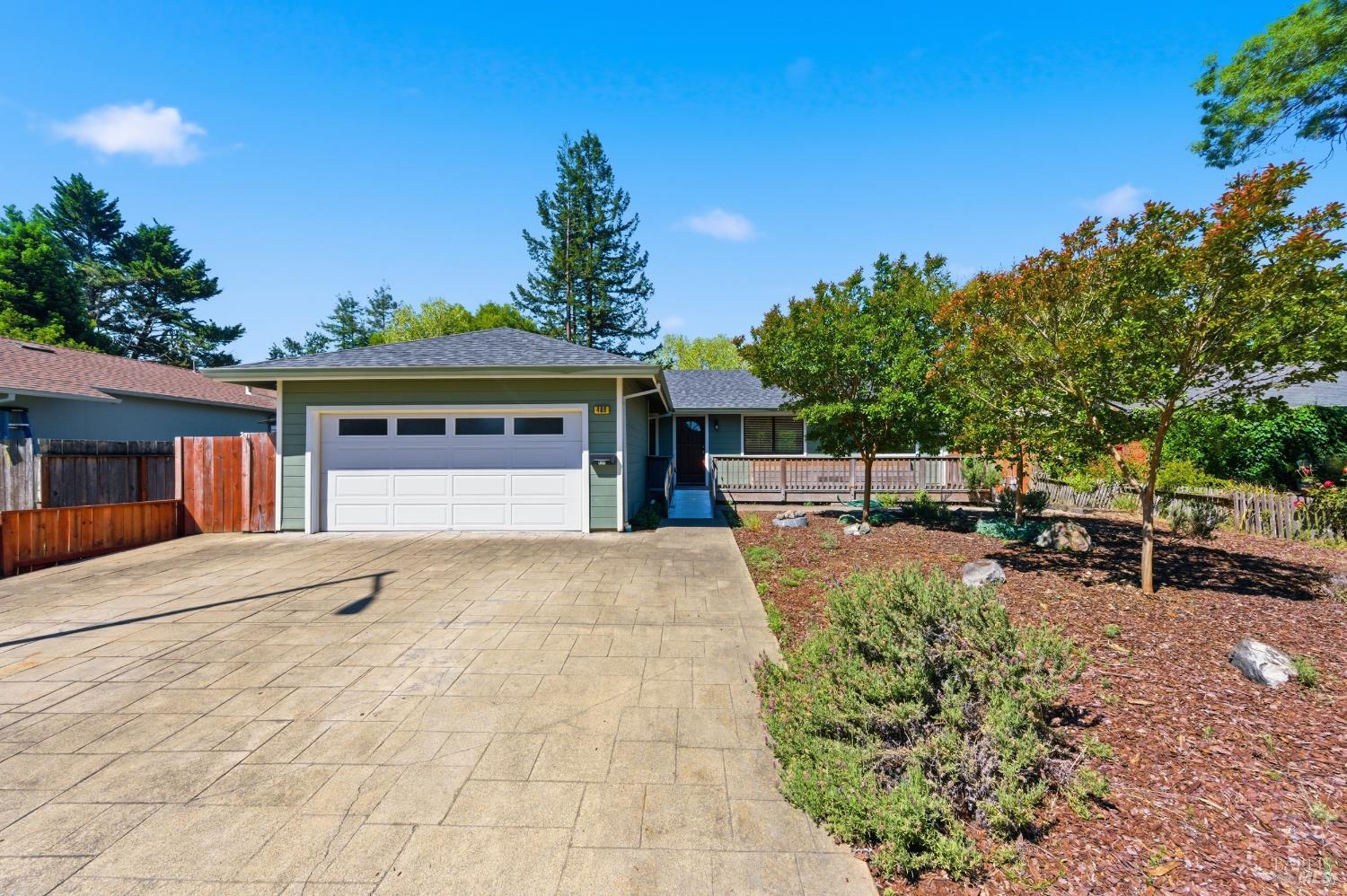 486 Landsdown Circle