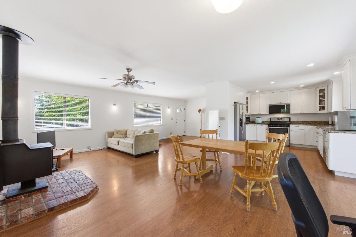 486 Landsdown Circle