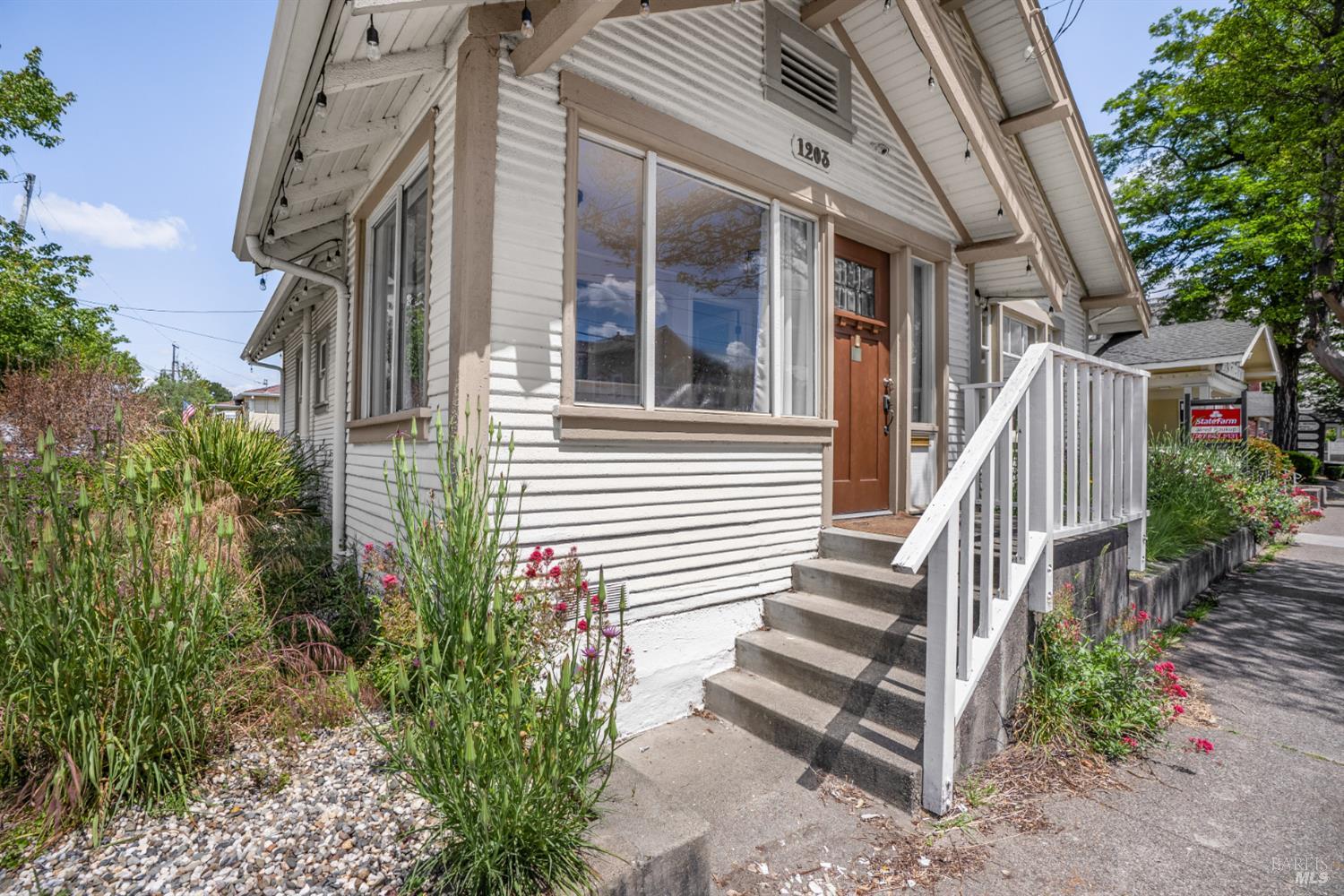1203 College Avenue
