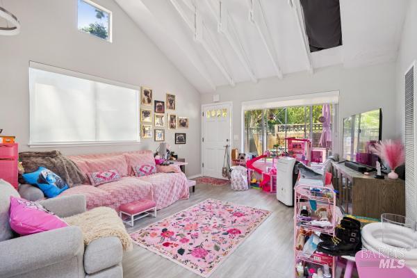 829 San Anselmo Avenue