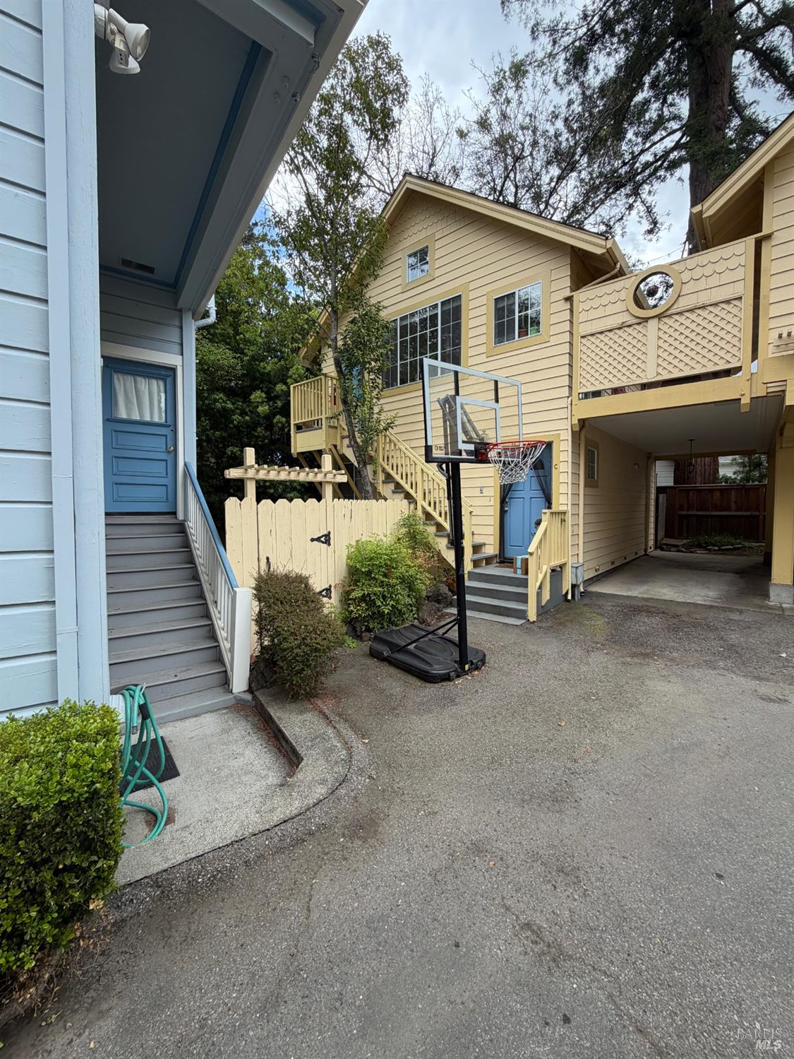 829 San Anselmo Avenue