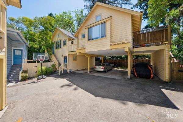 829 San Anselmo Avenue