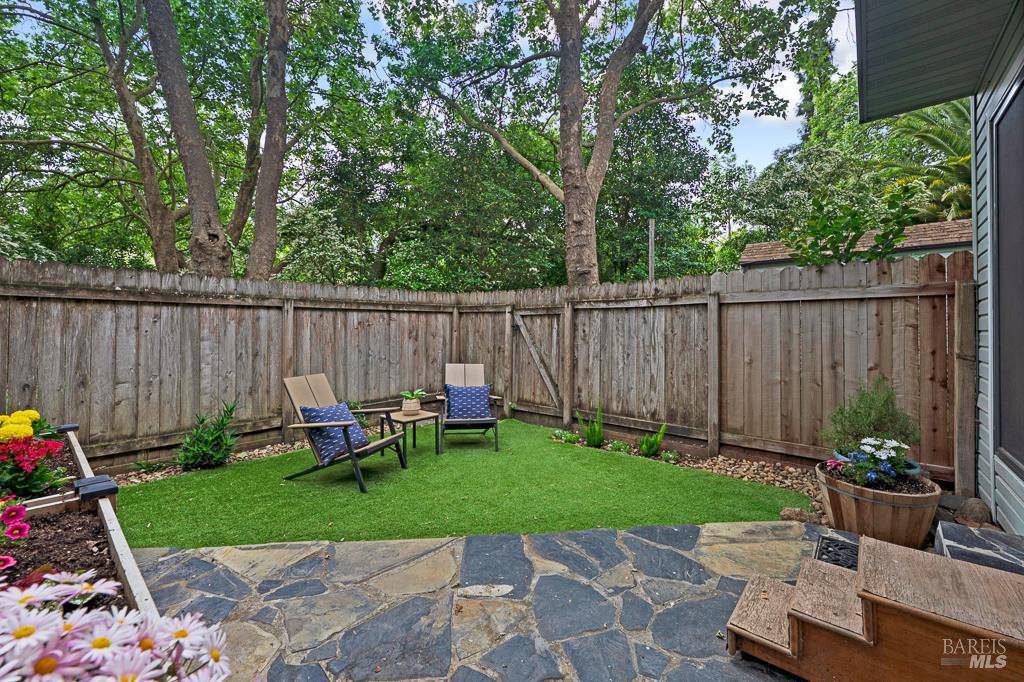 79 William Street Unit: #D