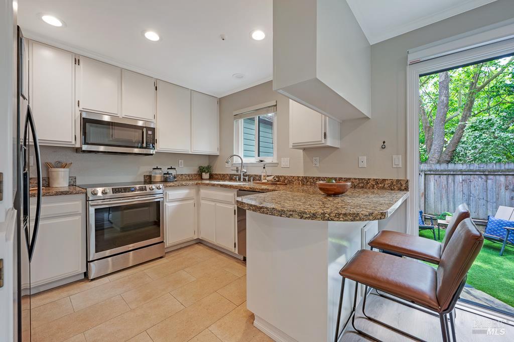 79 William Street Unit: #D