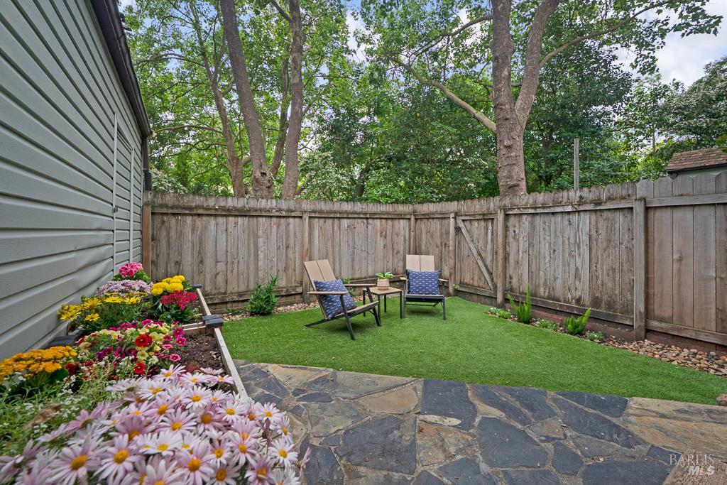 79 William Street Unit: #D