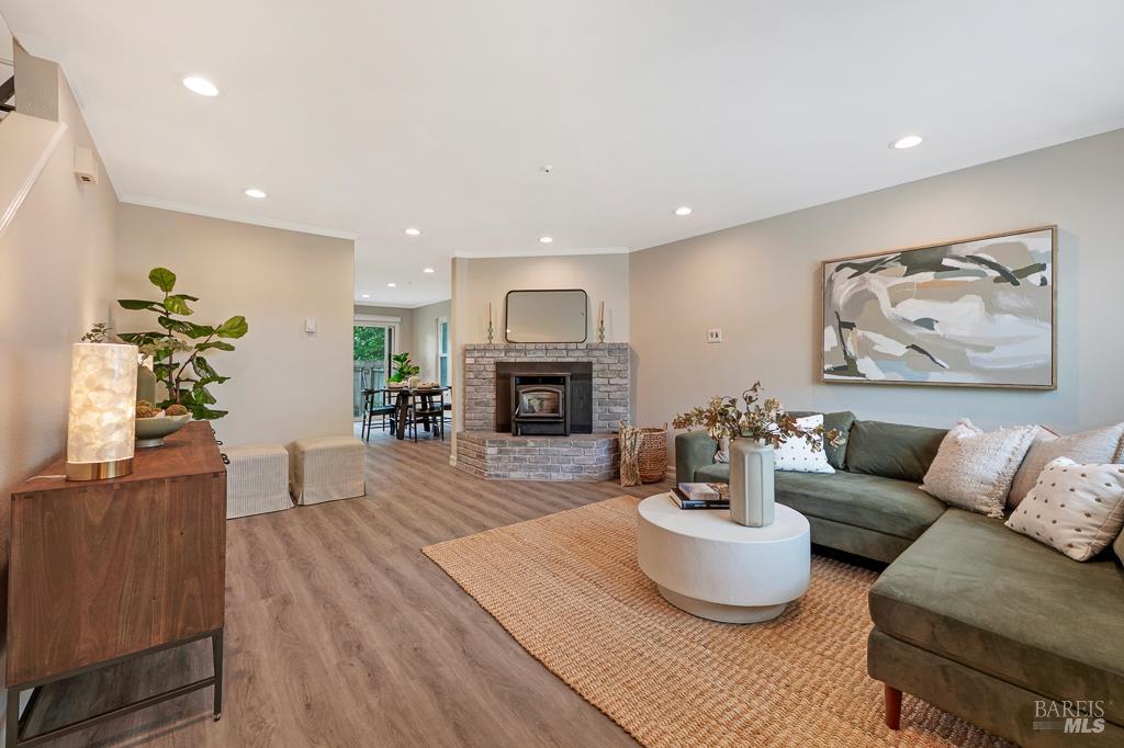 79 William Street Unit: #D