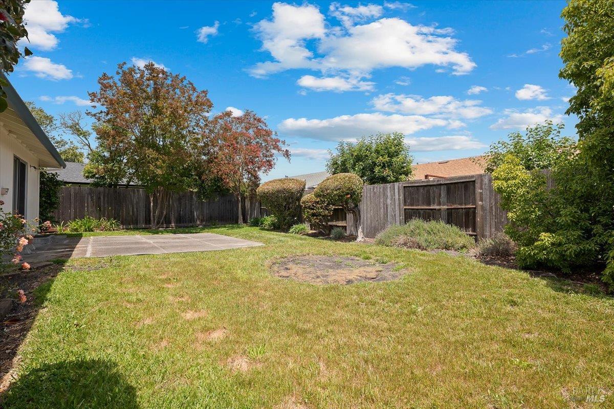 405 Ely Boulevard S