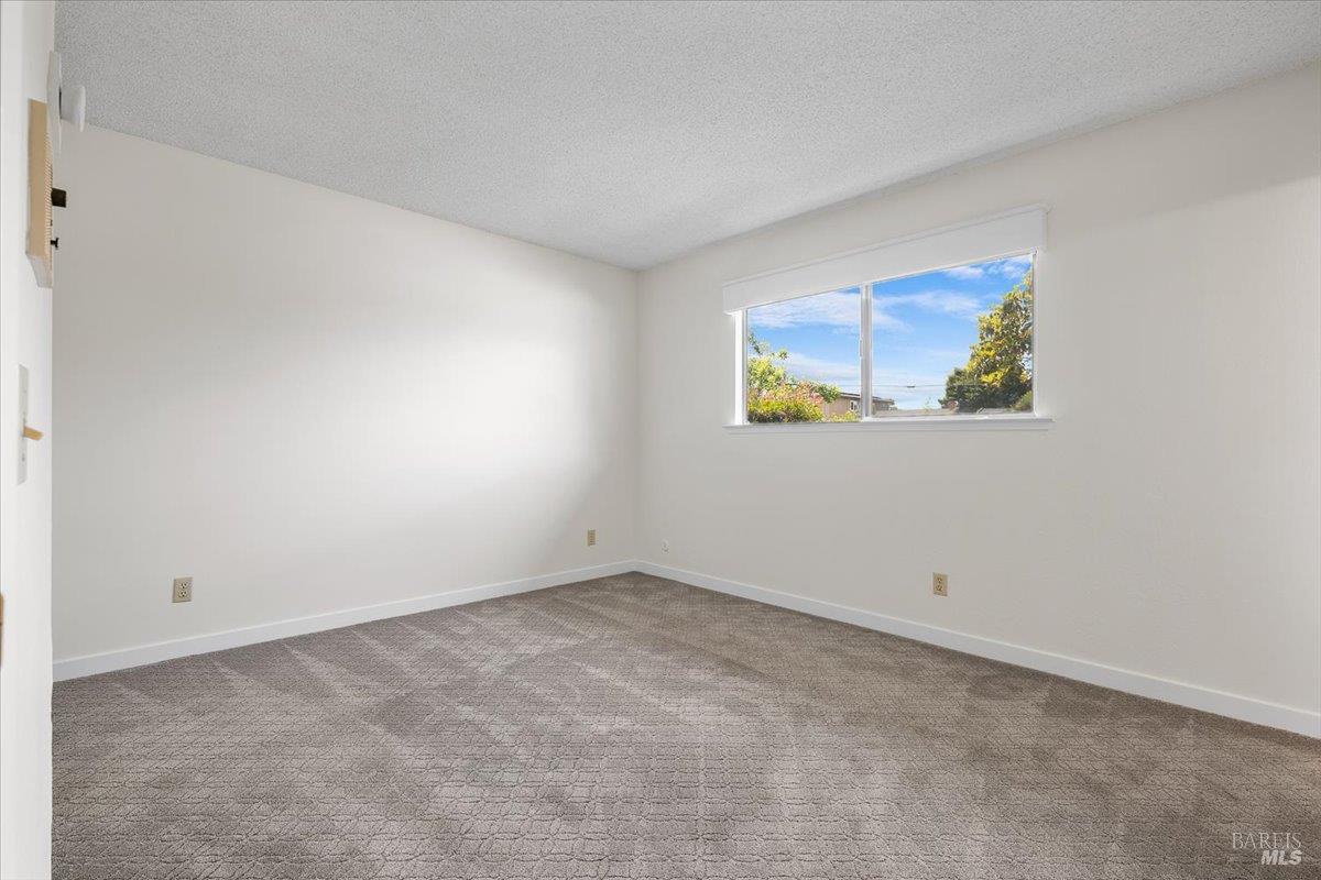 405 Ely Boulevard S