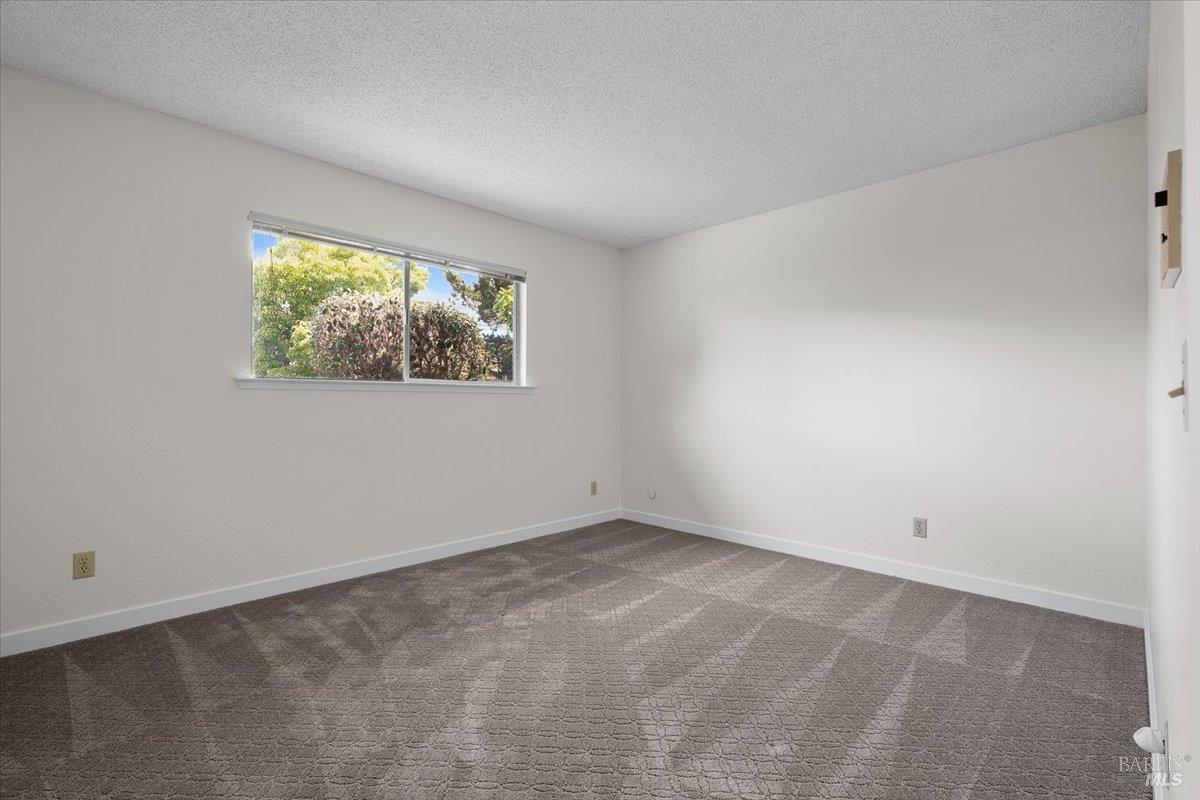405 Ely Boulevard S