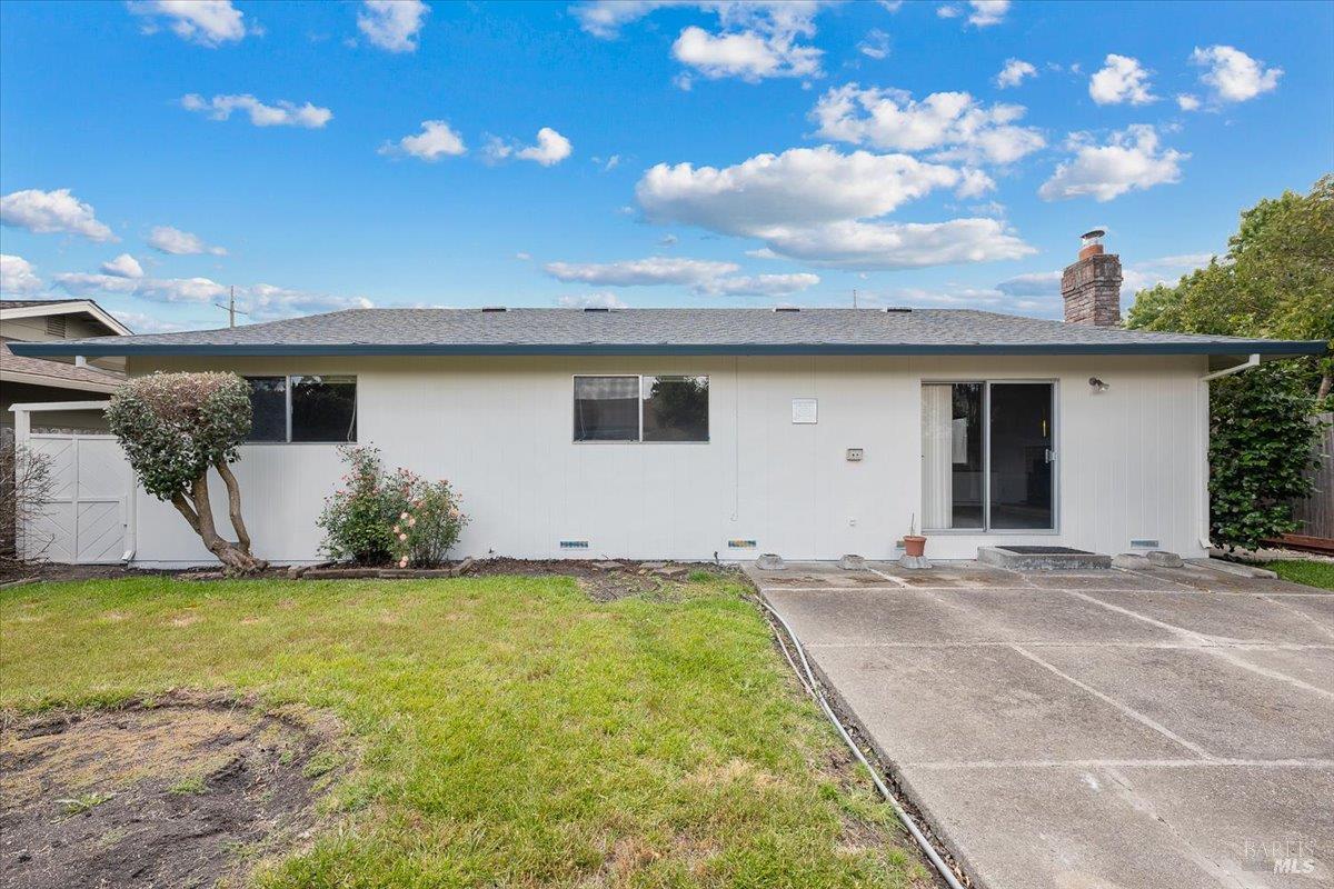 405 Ely Boulevard S