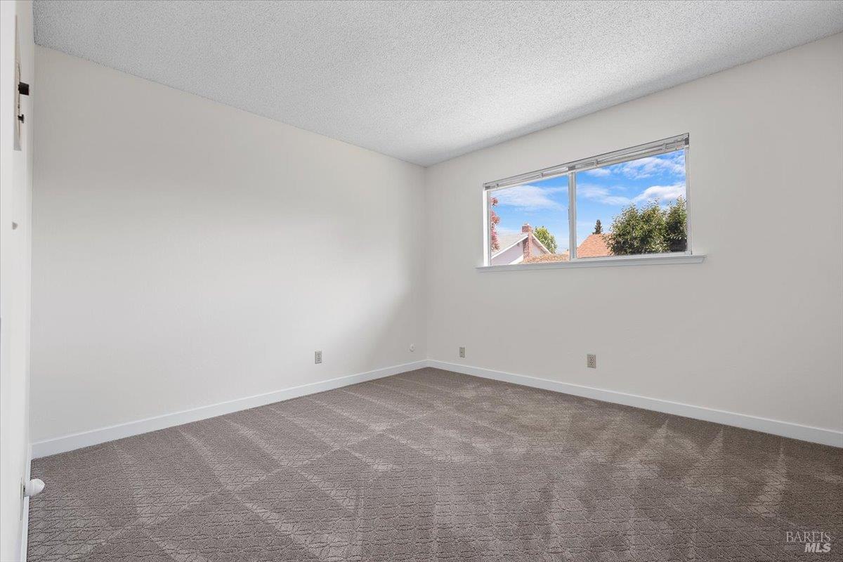 405 Ely Boulevard S