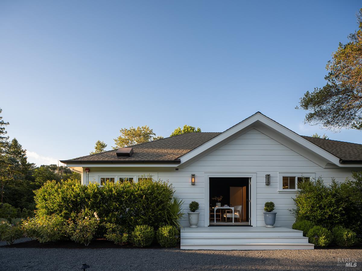 555 Magnolia Avenue