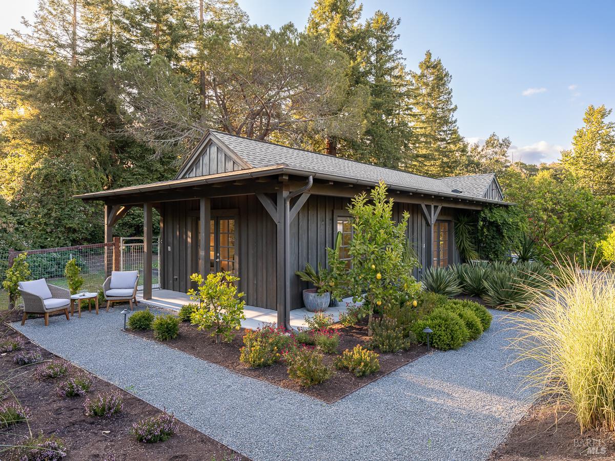 555 Magnolia Avenue