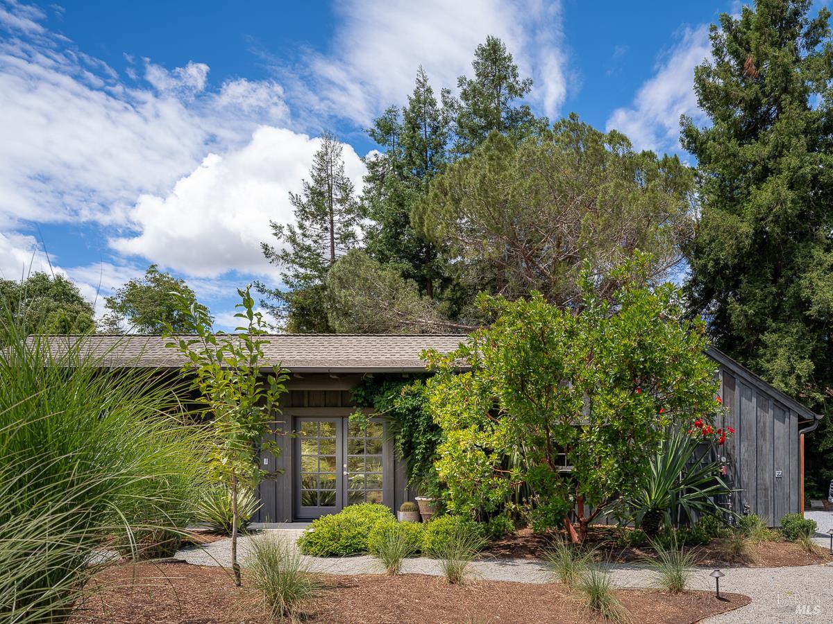 555 Magnolia Avenue