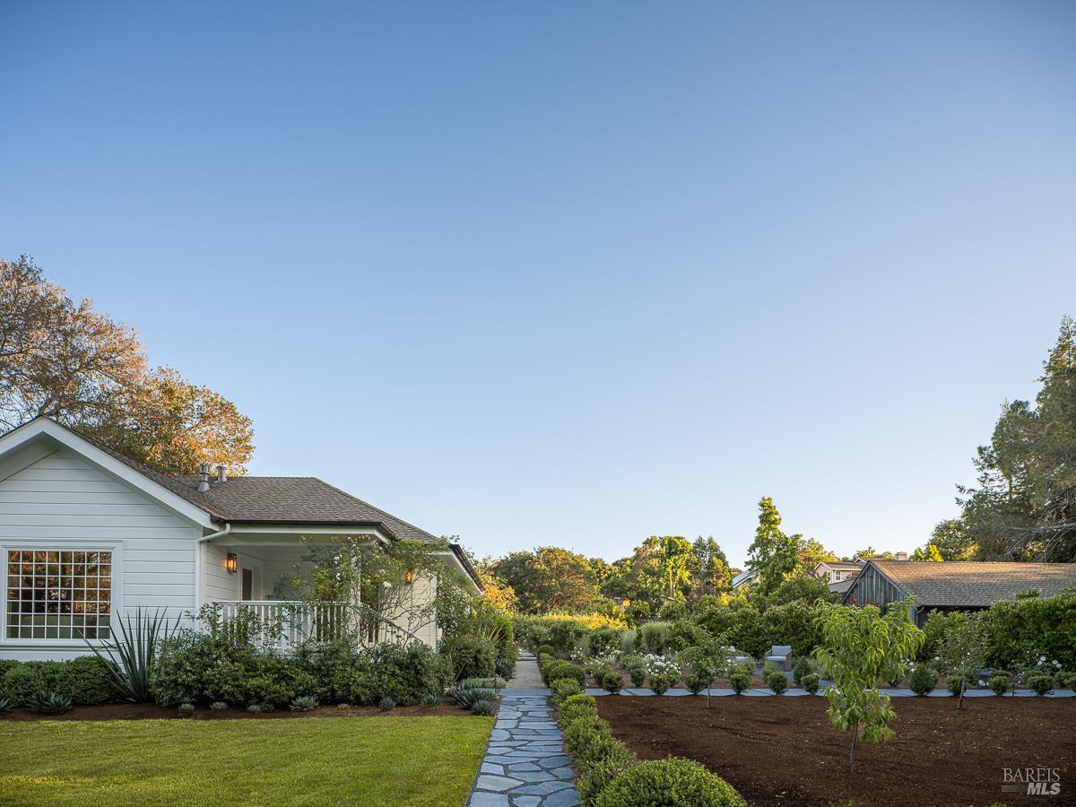 555 Magnolia Avenue