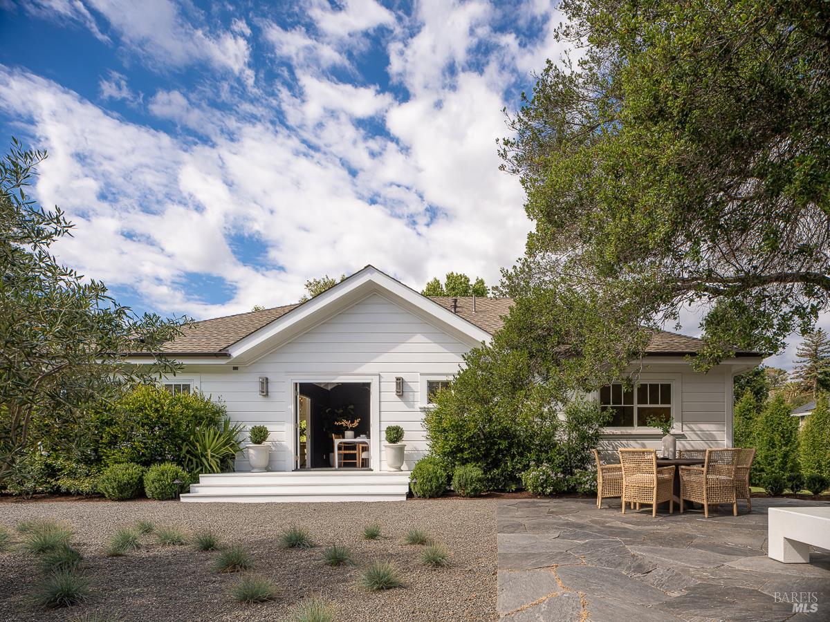 555 Magnolia Avenue