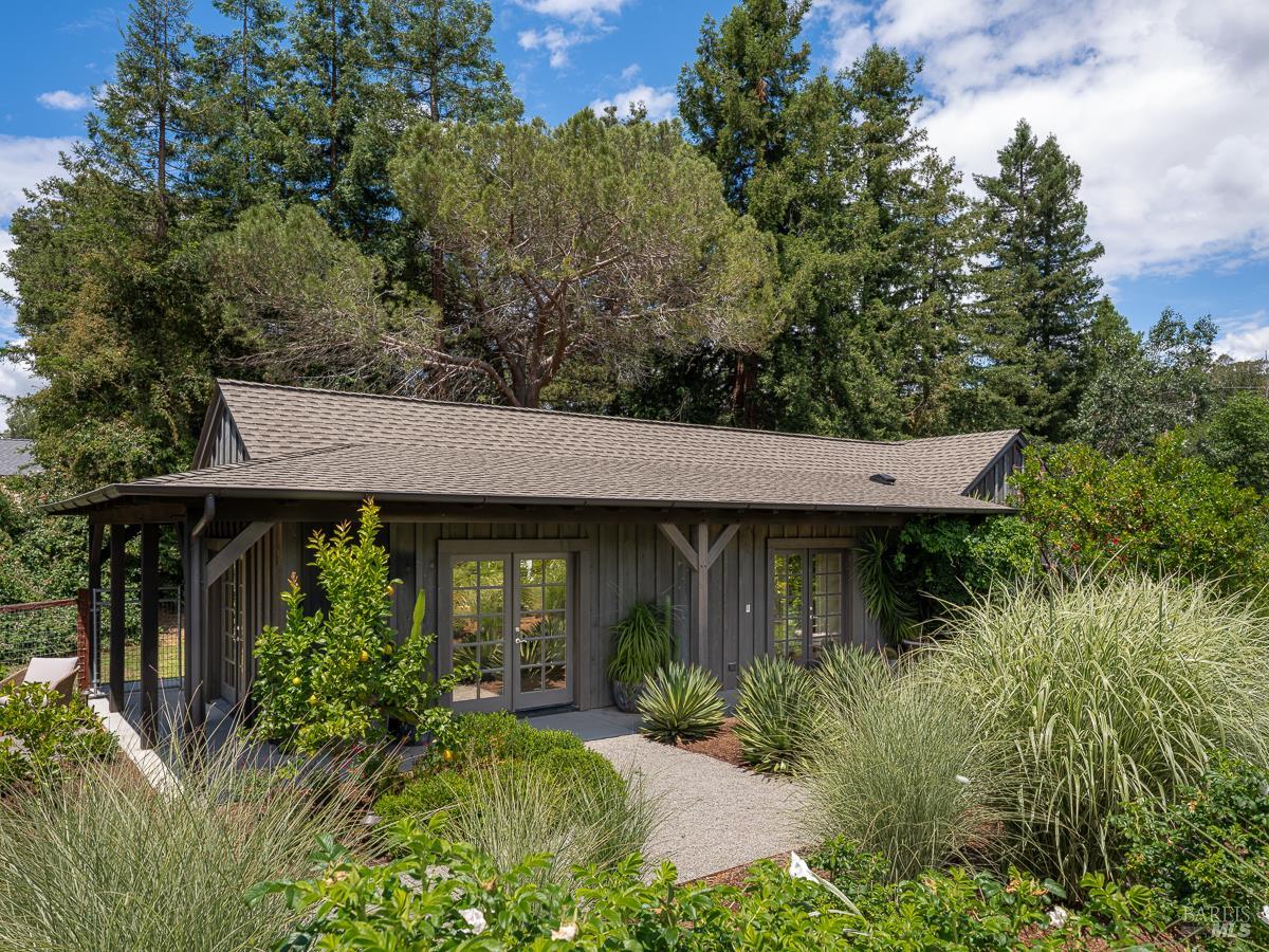 555 Magnolia Avenue