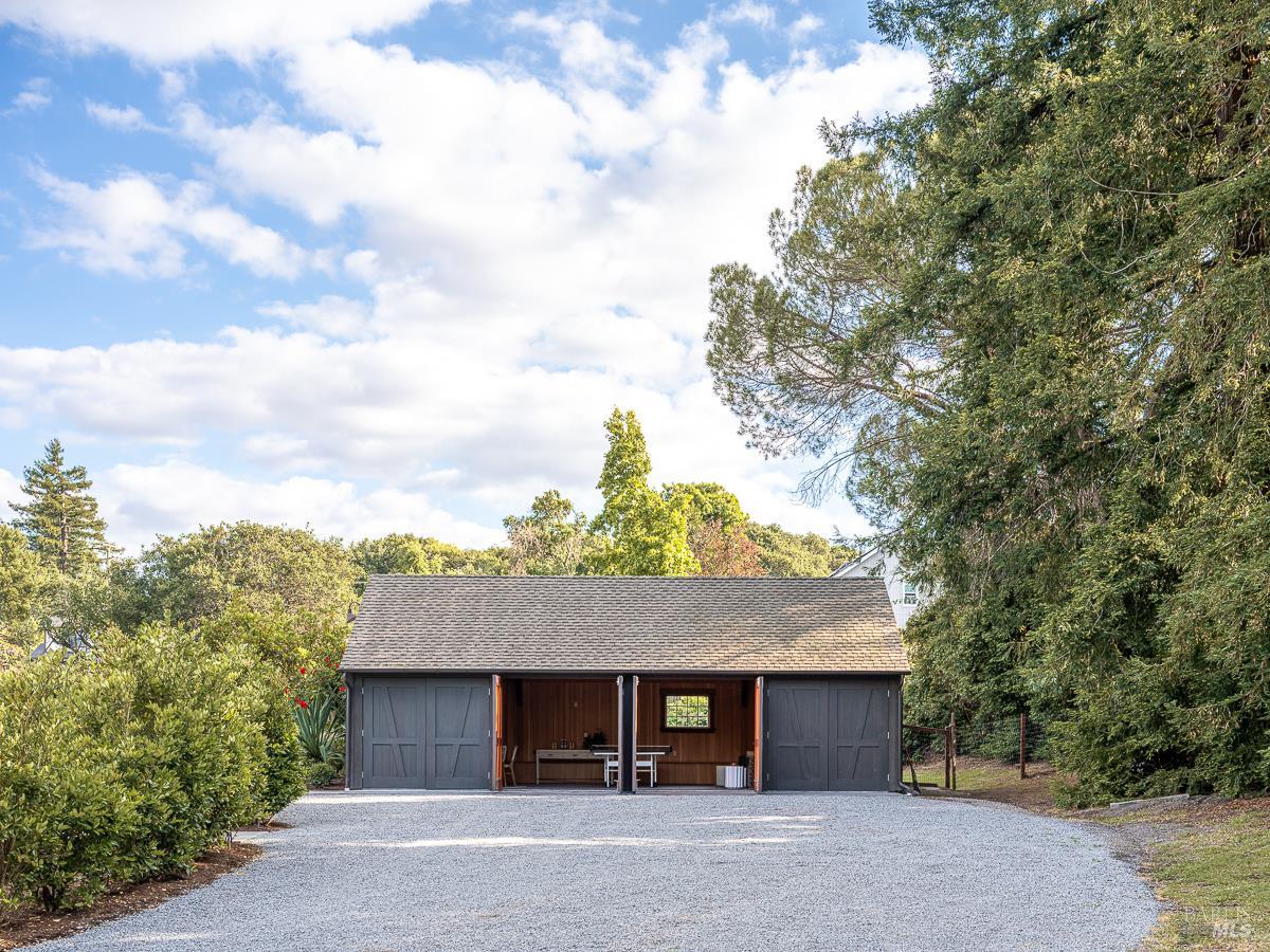 555 Magnolia Avenue