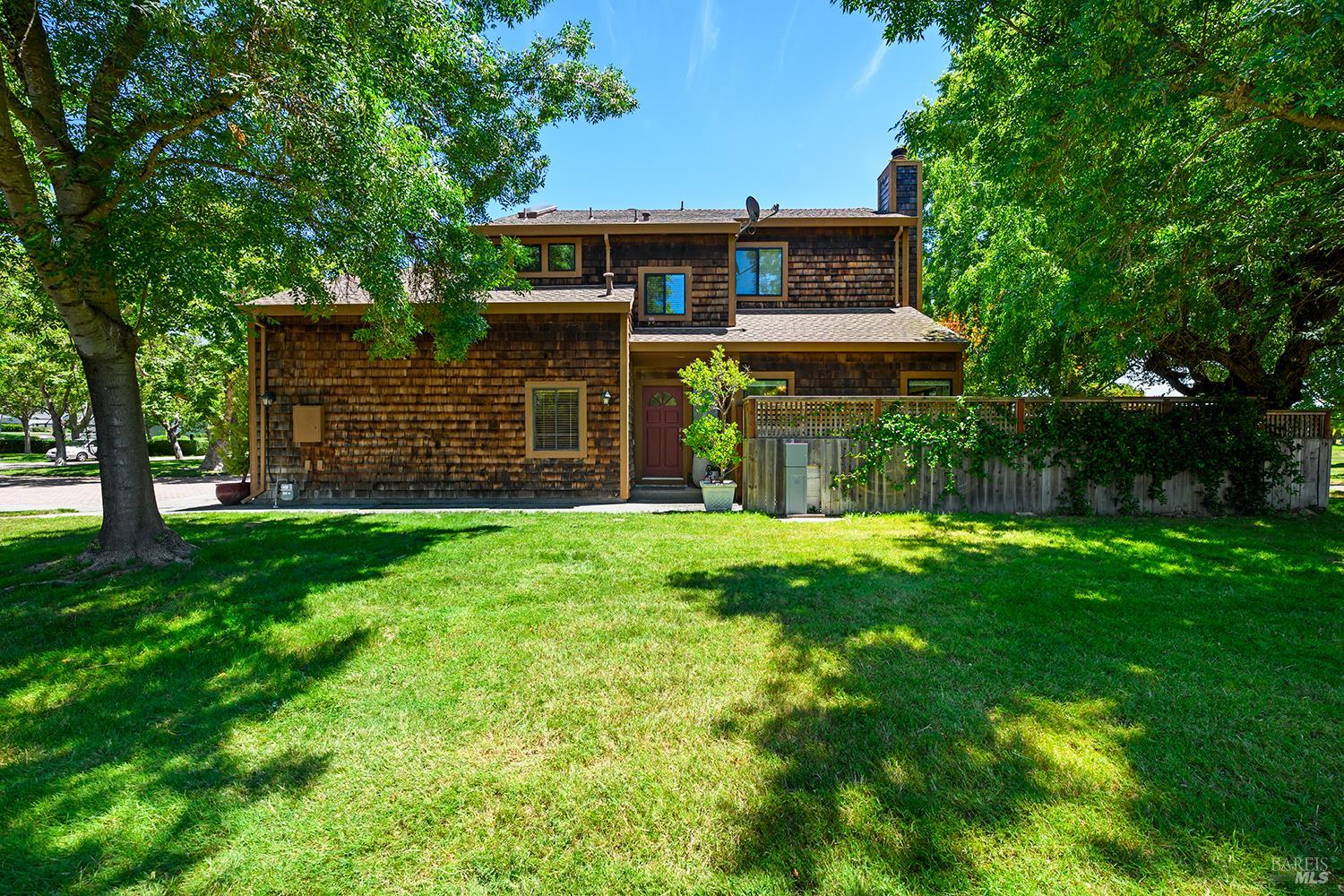 9211 Lakewood Drive