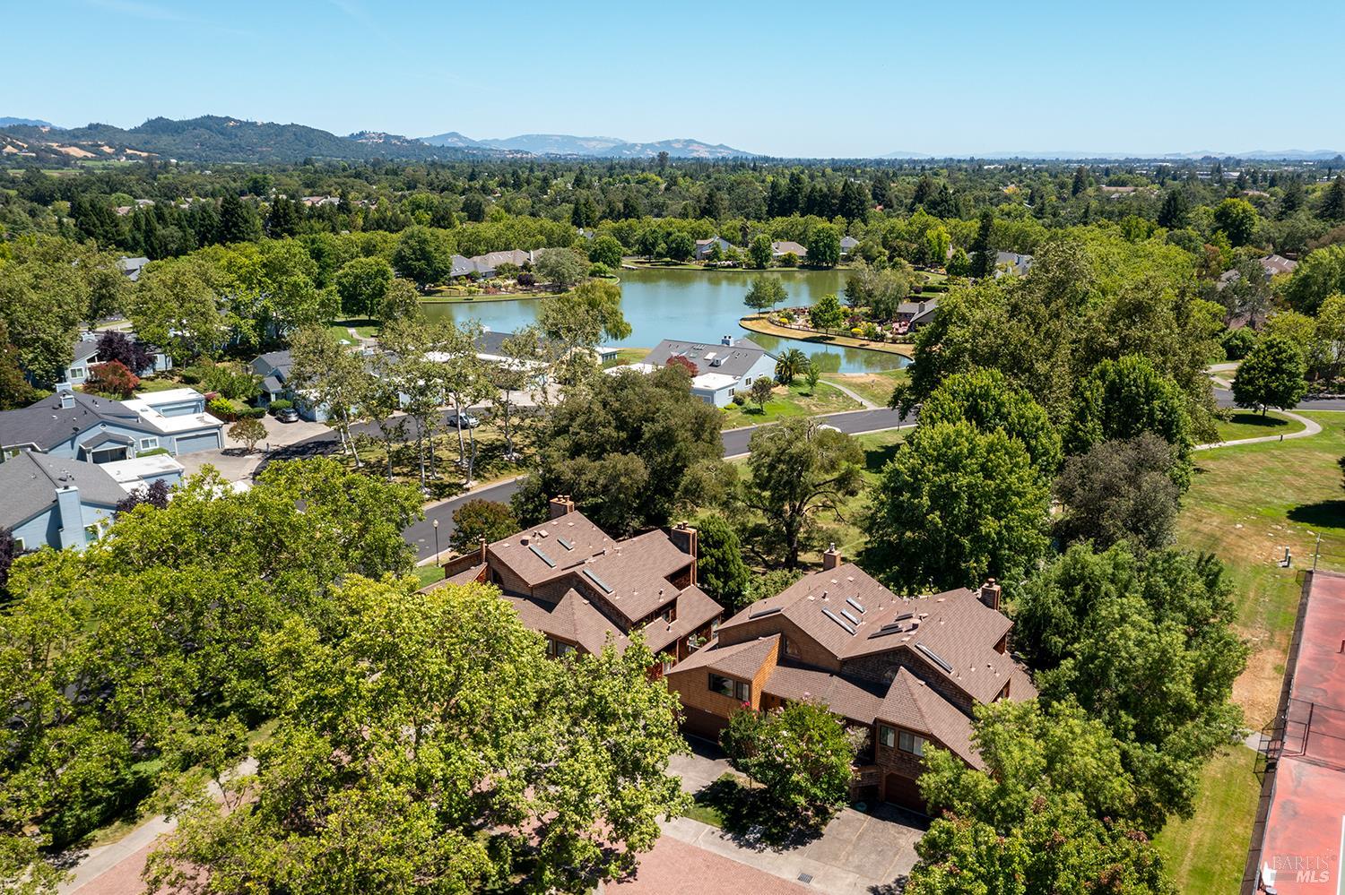 9211 Lakewood Drive
