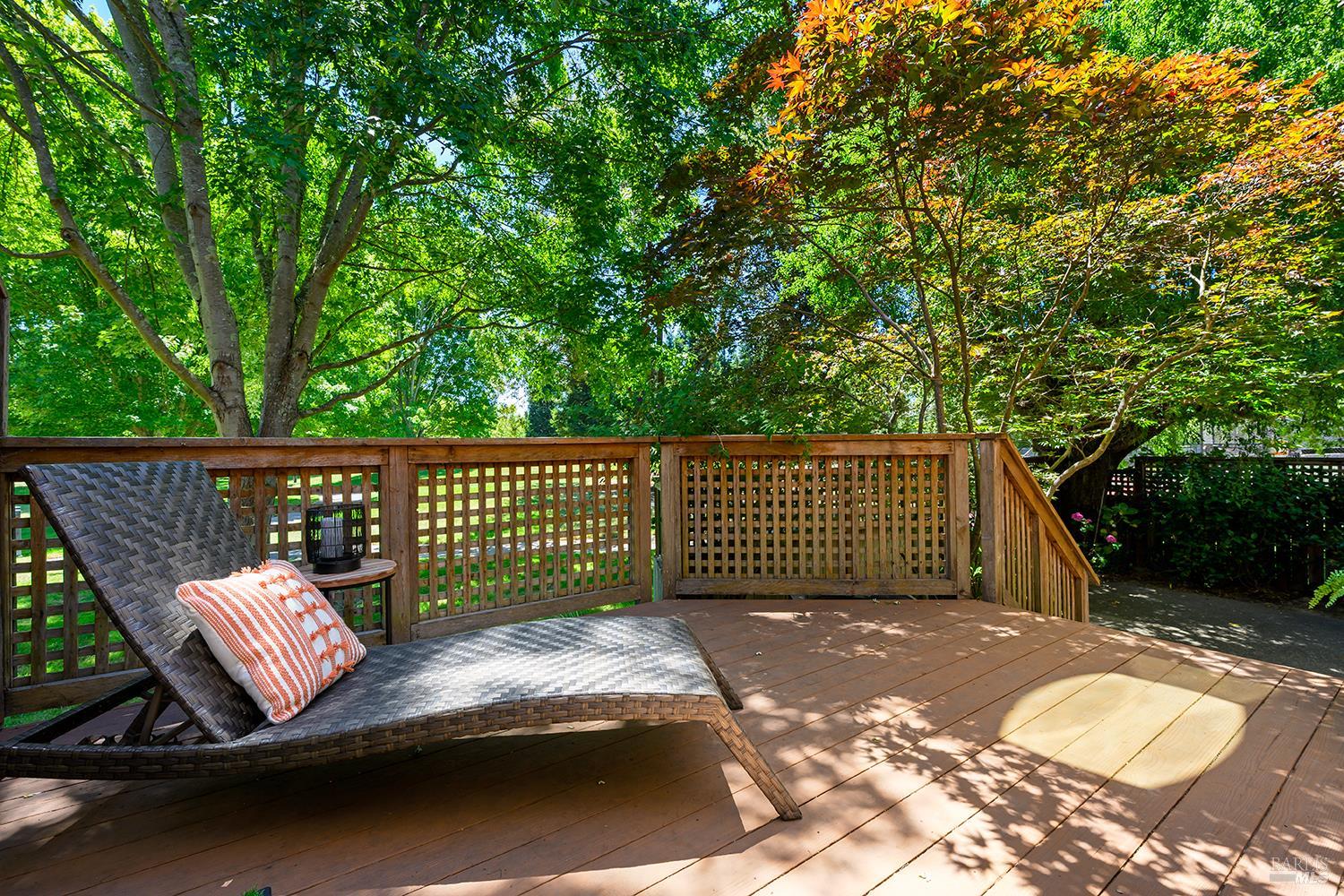 9211 Lakewood Drive