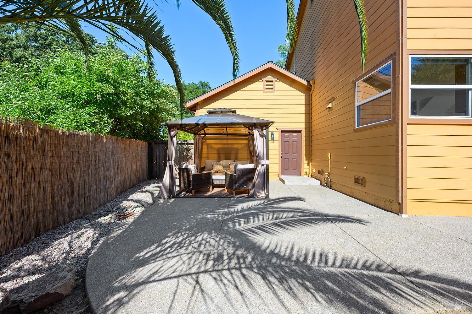 1187 Dutton Avenue