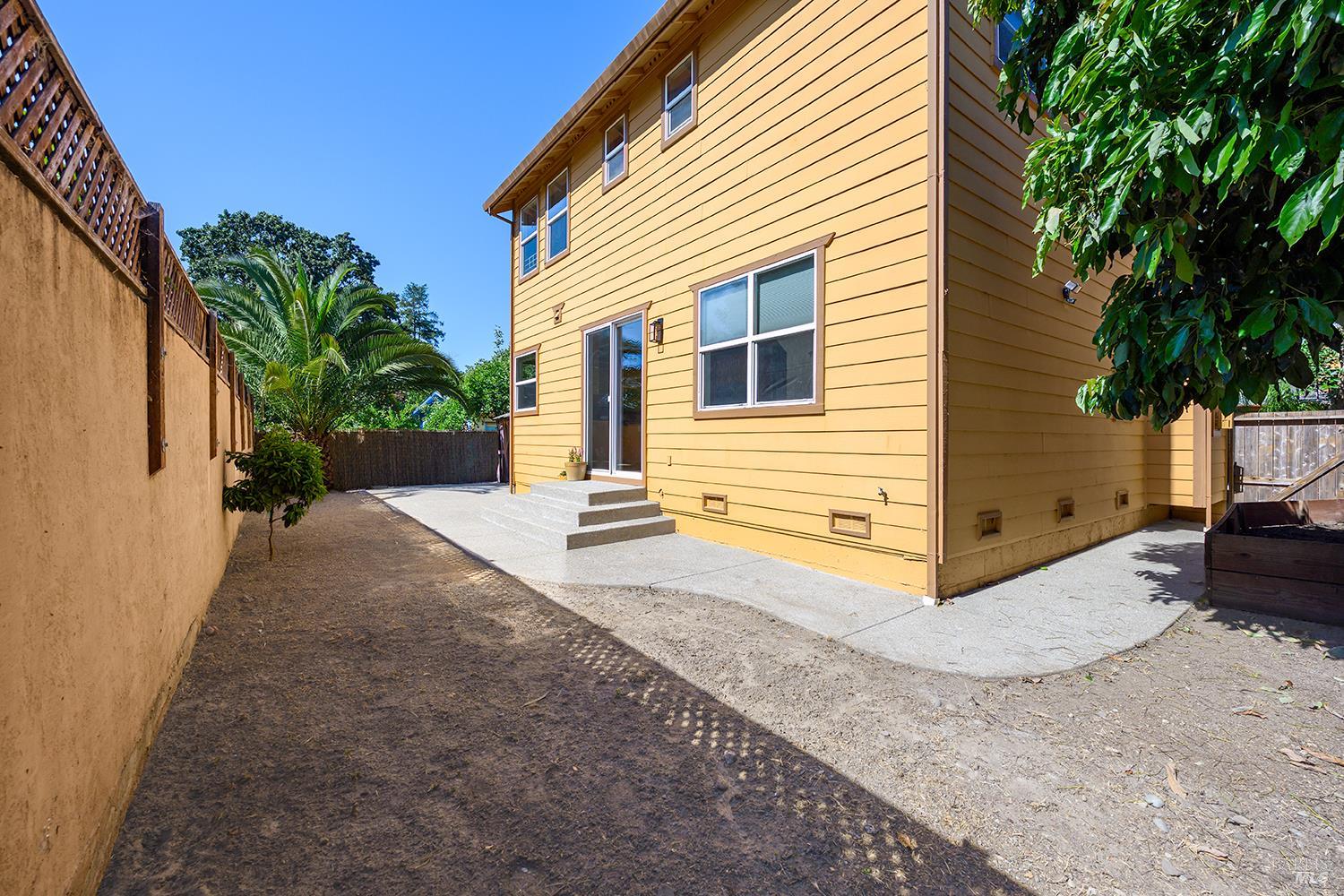 1187 Dutton Avenue