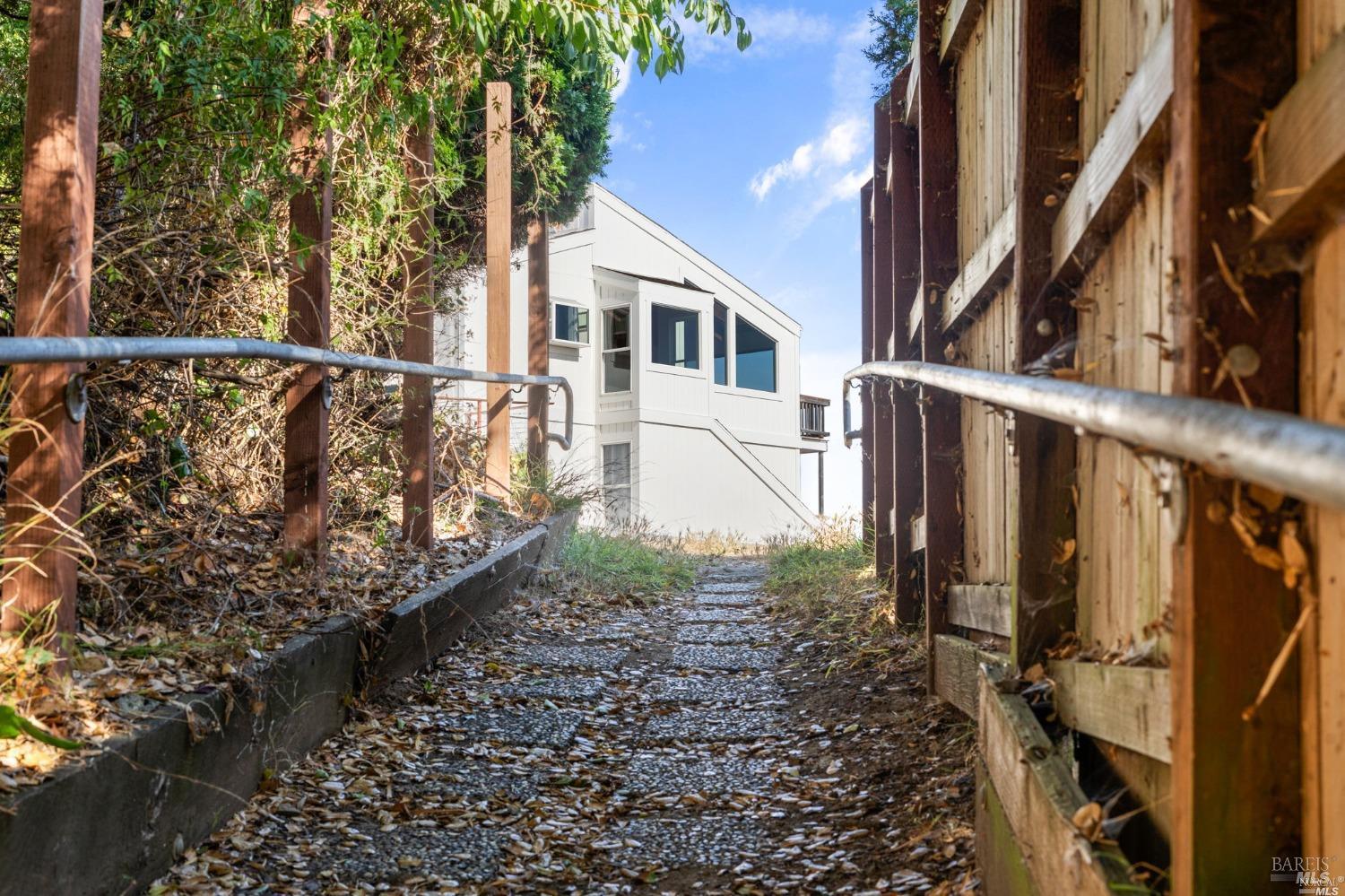 198 Cazneau Avenue Unit: #B