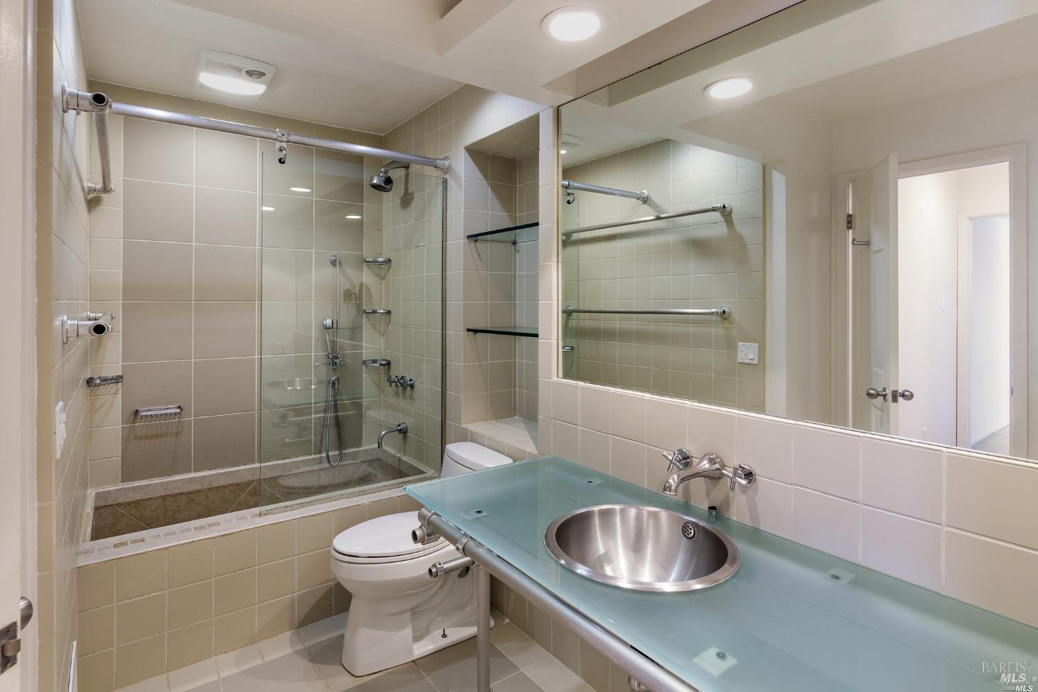 198 Cazneau Avenue Unit: #B