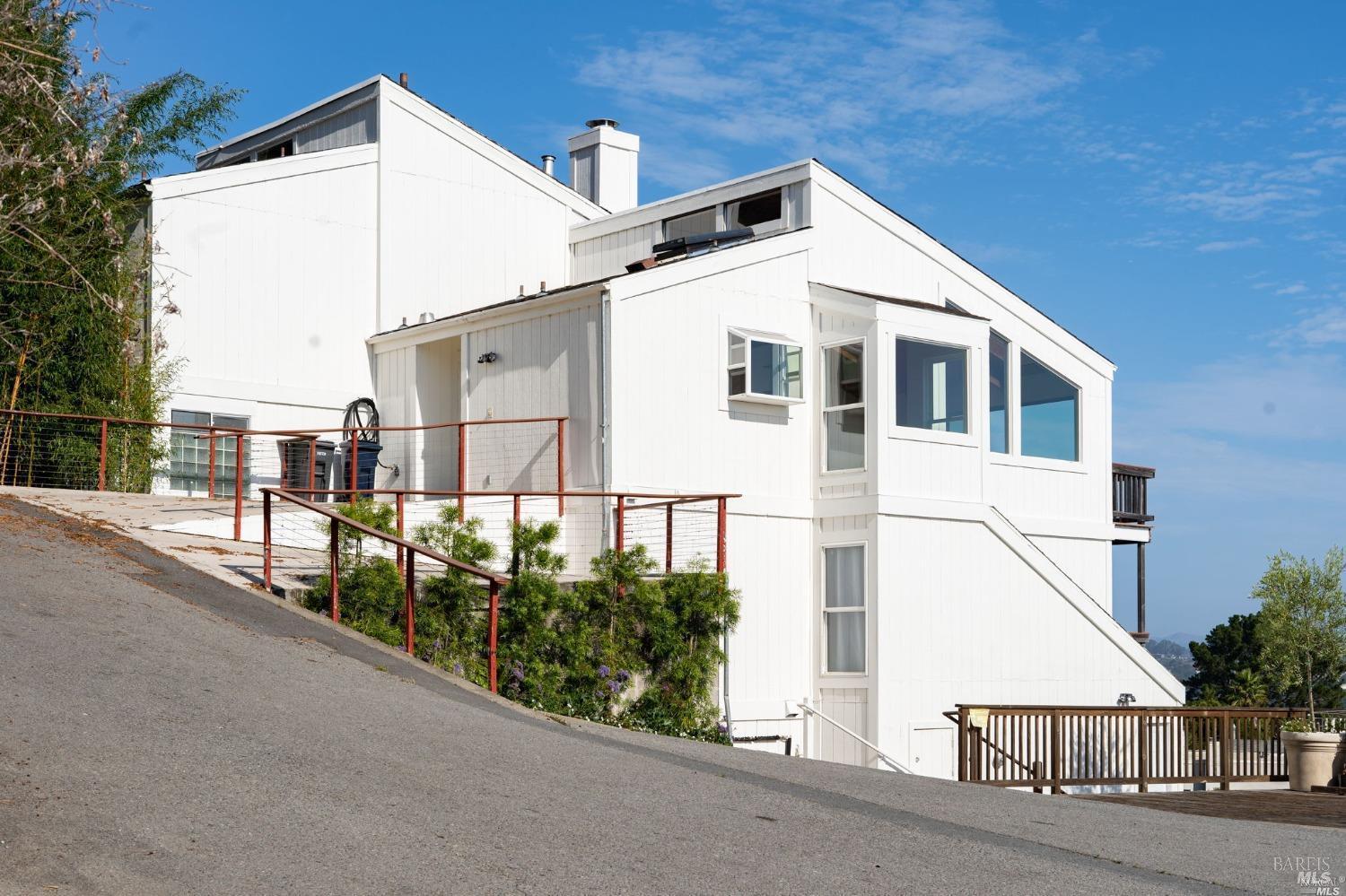 198 Cazneau Avenue Unit: #B