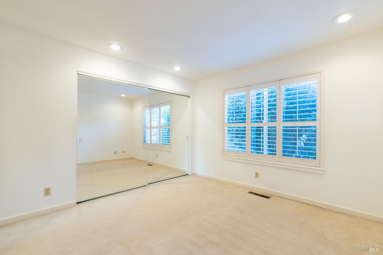 58 Oak Island Circle