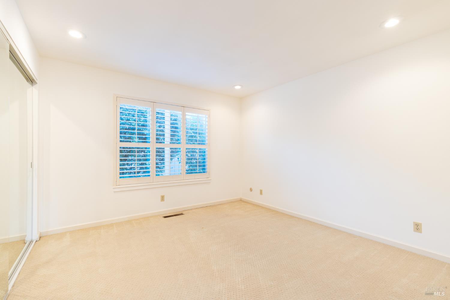58 Oak Island Circle