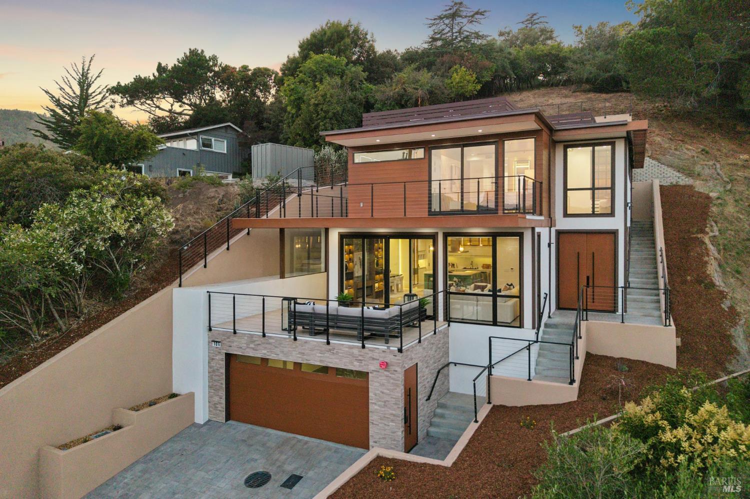 106 Walnut Avenue